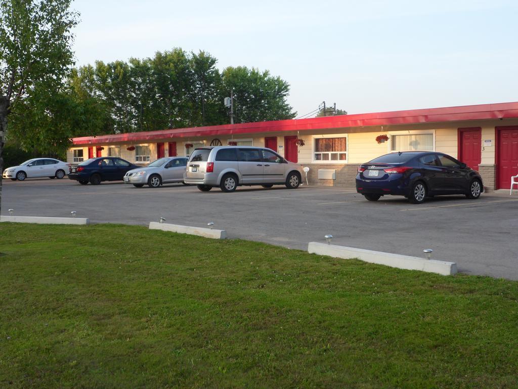 The Silver Birch Motel กอเดอริช ภายนอก รูปภาพ