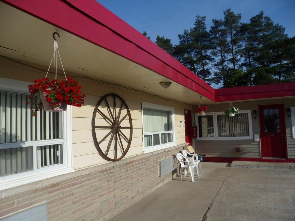 The Silver Birch Motel กอเดอริช ภายนอก รูปภาพ