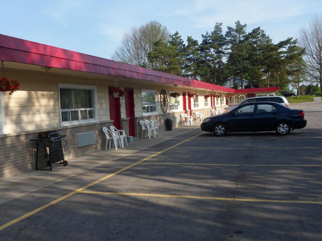 The Silver Birch Motel กอเดอริช ภายนอก รูปภาพ