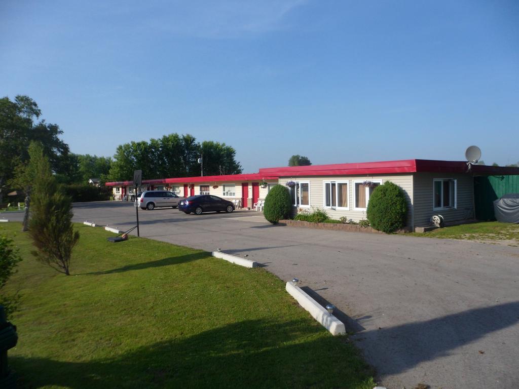 The Silver Birch Motel กอเดอริช ภายนอก รูปภาพ