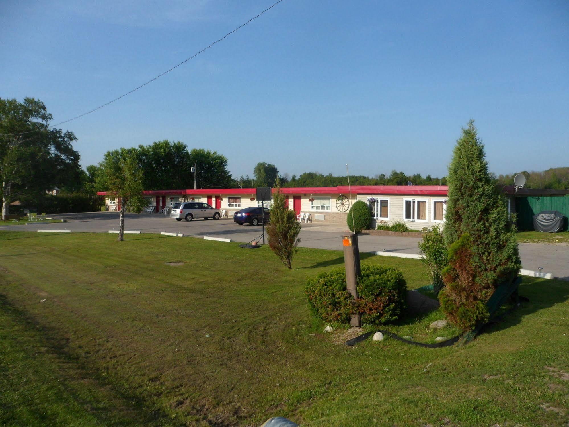 The Silver Birch Motel กอเดอริช ภายนอก รูปภาพ